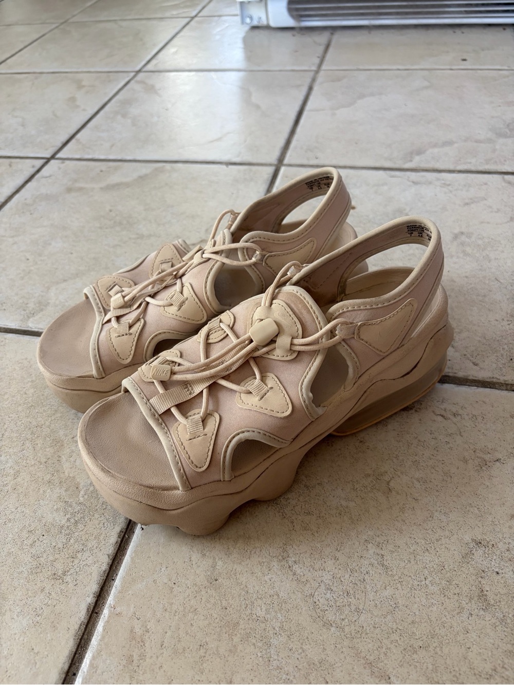 Nike platform sandals size 7